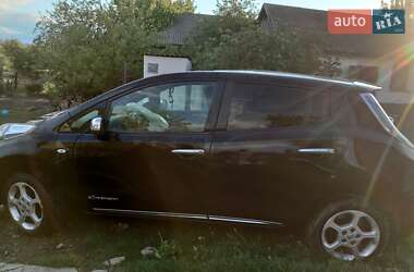 Хэтчбек Nissan Leaf 2014 в 