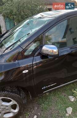 Хэтчбек Nissan Leaf 2014 в 
