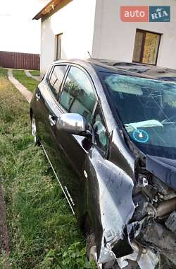 Хэтчбек Nissan Leaf 2014 в 