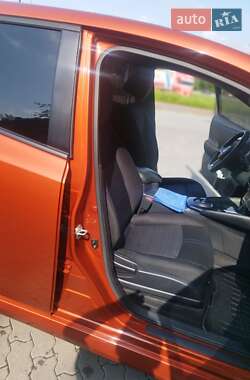 Хэтчбек Nissan Leaf 2022 в 