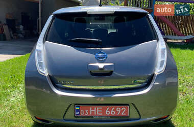 Хетчбек Nissan Leaf 2014 в 