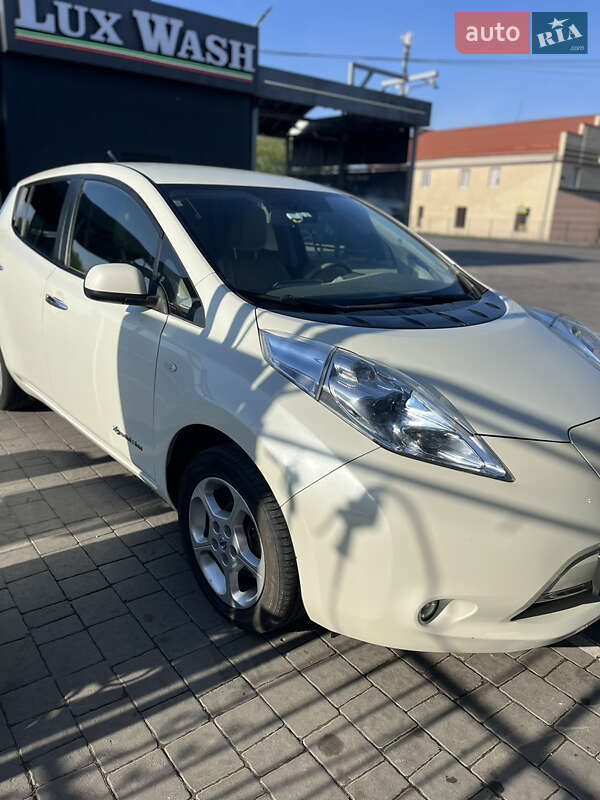 Хетчбек Nissan Leaf 2012 в Кам'янці-Бузькій фото 3 Хетчбек Nissan Leaf 2012 в Кам'янці-Бузькій