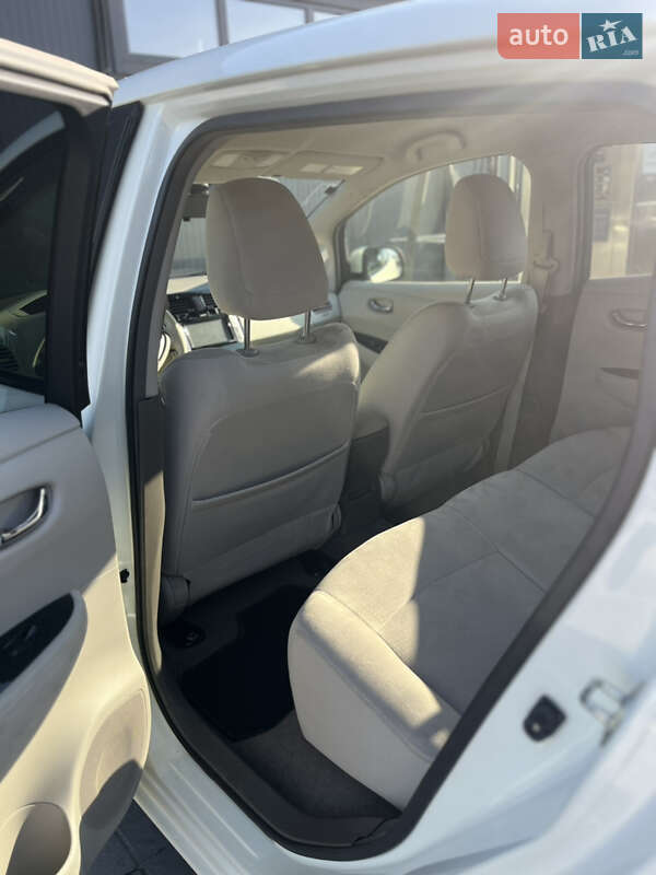 Хетчбек Nissan Leaf 2012 в Кам'янці-Бузькій фото 9 Хетчбек Nissan Leaf 2012 в Кам'янці-Бузькій