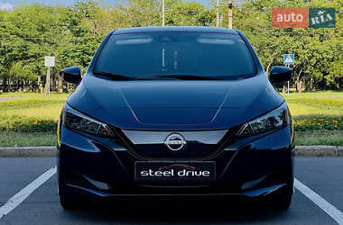 Хэтчбек Nissan Leaf 2022 в 