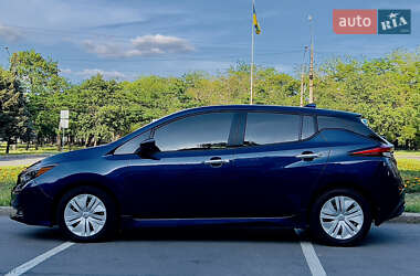 Хэтчбек Nissan Leaf 2022 в 