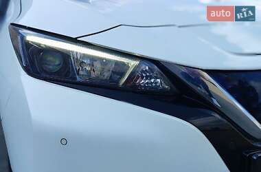 Хетчбек Nissan Leaf 2018 в 