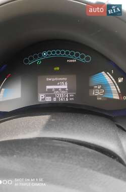 Хэтчбек Nissan Leaf 2014 в 