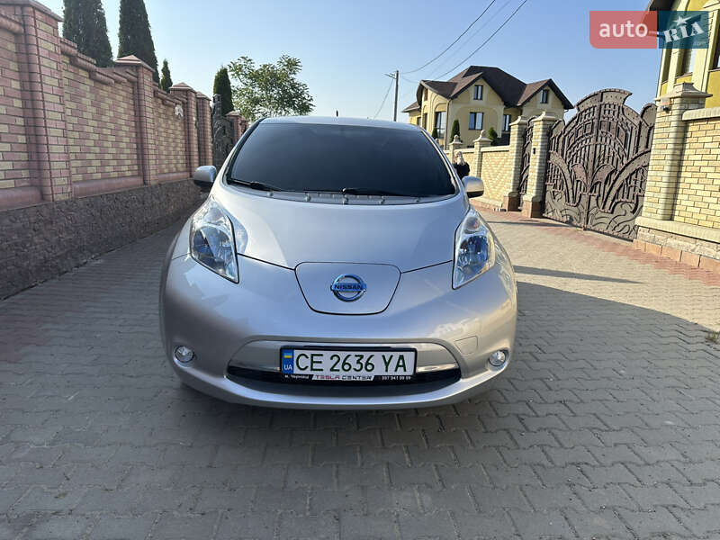 Хэтчбек Nissan Leaf 2013 в Черновцах