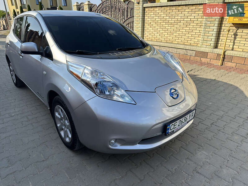 Хэтчбек Nissan Leaf 2013 в Черновцах