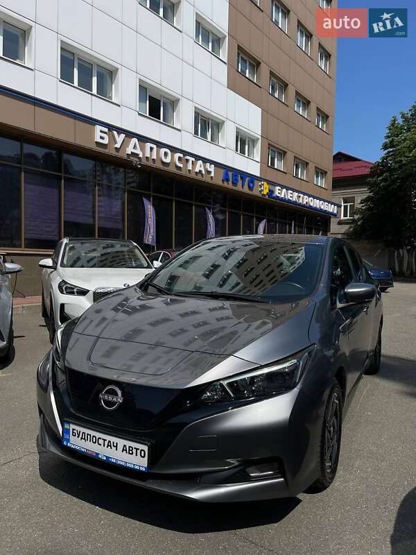 Хэтчбек Nissan Leaf 2022 в Киеве