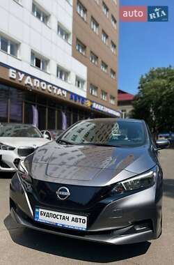 Хэтчбек Nissan Leaf 2022 в Киеве