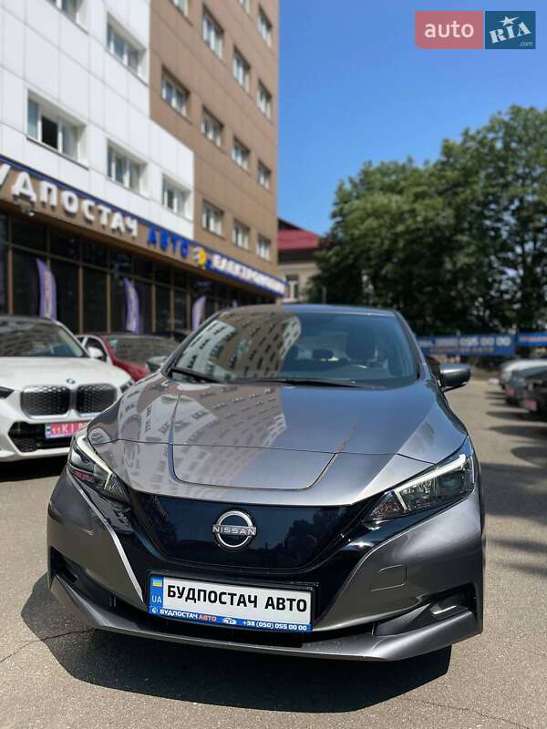 Хэтчбек Nissan Leaf 2022 в Киеве
