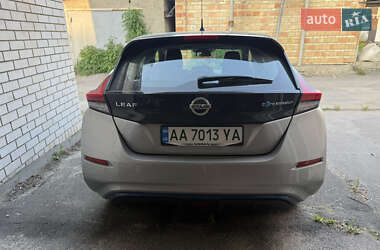 Хэтчбек Nissan Leaf 2018 в 