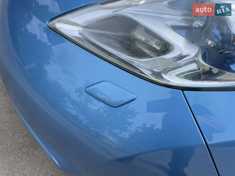 Хэтчбек Nissan Leaf 2012 в Красилове