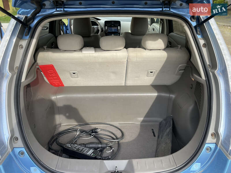 Хэтчбек Nissan Leaf 2012 в Красилове