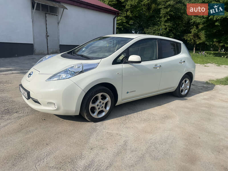 Хэтчбек Nissan Leaf 2012 в Красилове