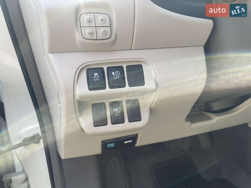 Хэтчбек Nissan Leaf 2012 в Красилове