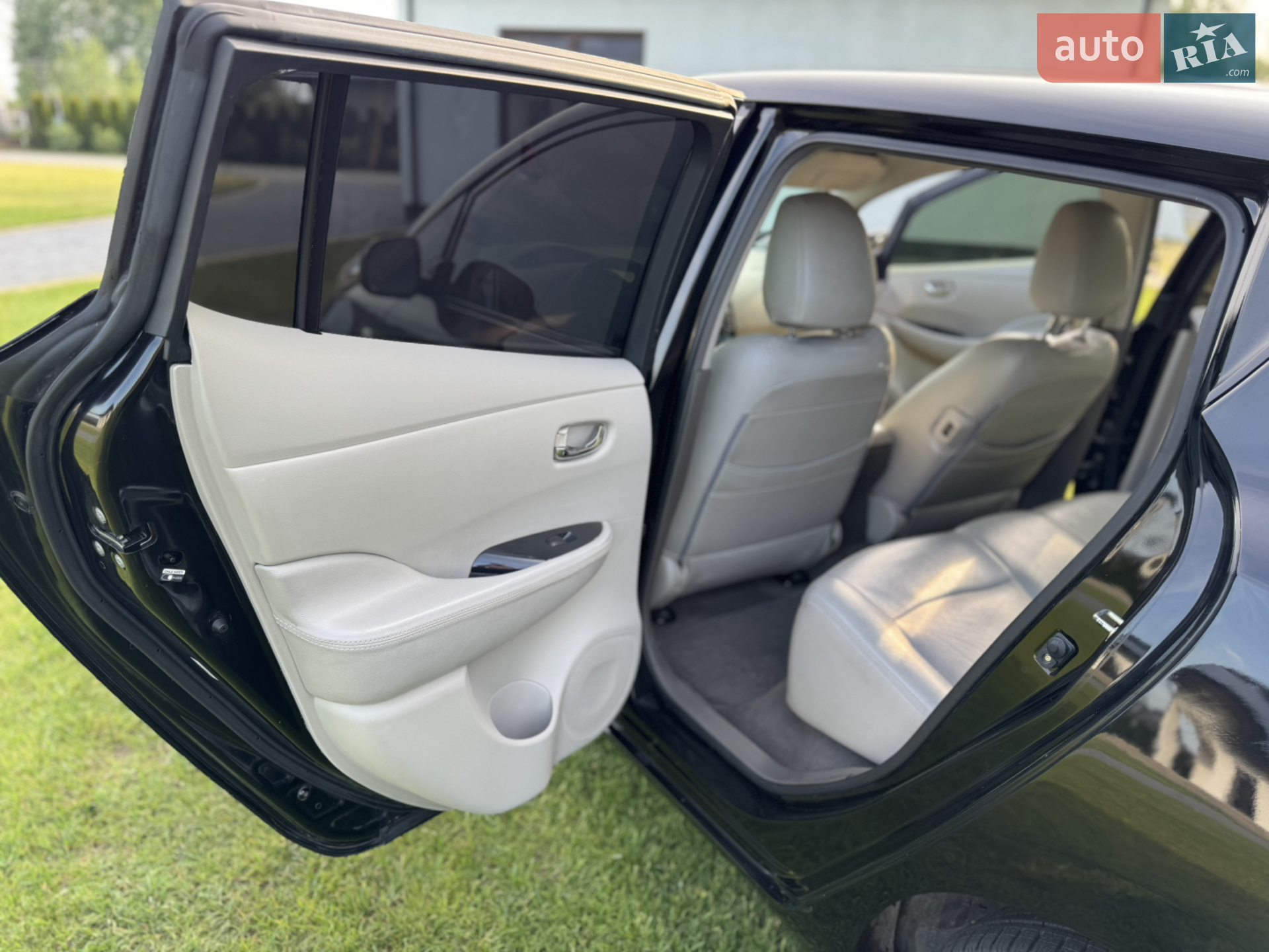 2012 Nissan Leaf - мініатюра 13