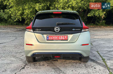 Хэтчбек Nissan Leaf 2018 в 