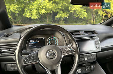 Хэтчбек Nissan Leaf 2018 в 