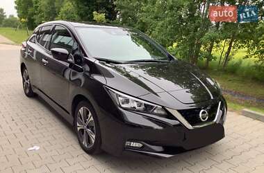 Хэтчбек Nissan Leaf 2021 в 