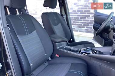 Хэтчбек Nissan Leaf 2021 в 