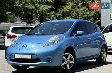 Хэтчбек Nissan Leaf 2013 в 