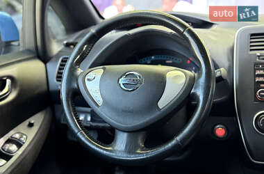 Хэтчбек Nissan Leaf 2013 в 