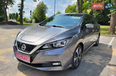Хэтчбек Nissan Leaf 2021 в 