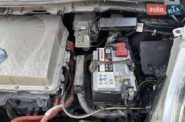 Хэтчбек Nissan Leaf 2014 в 