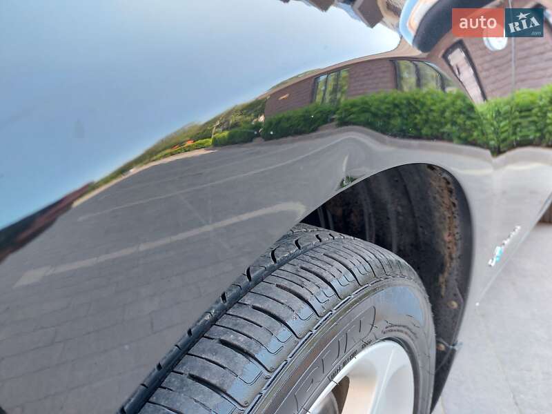 Хэтчбек Nissan Leaf 2013 в Ужгороде