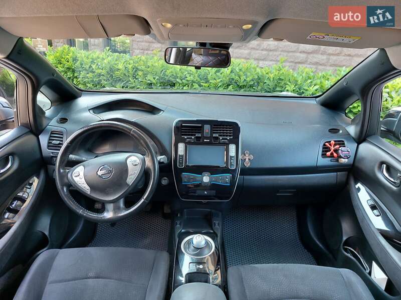 Хэтчбек Nissan Leaf 2013 в Ужгороде