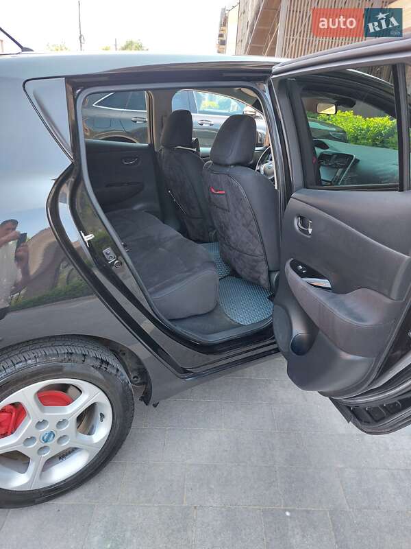 Хэтчбек Nissan Leaf 2013 в Ужгороде