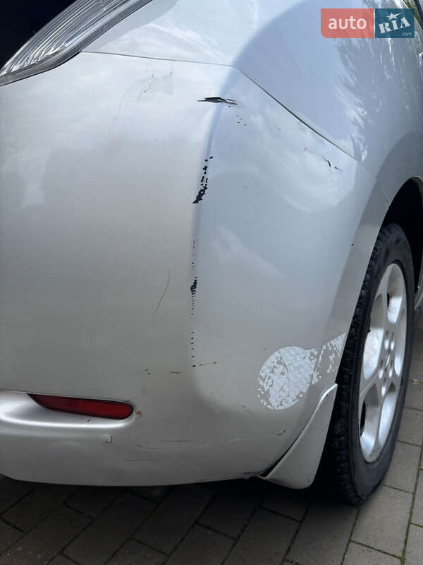 Хэтчбек Nissan Leaf 2014 в Киеве