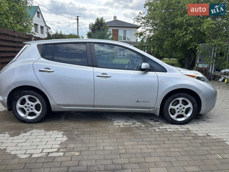 Хэтчбек Nissan Leaf 2014 в Киеве