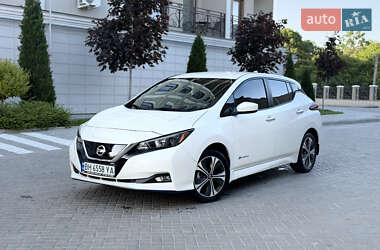 Хэтчбек Nissan Leaf 2019 в 