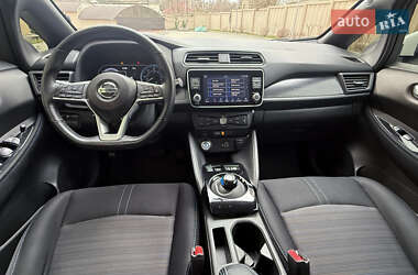 Хэтчбек Nissan Leaf 2019 в 
