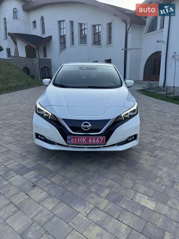 Хэтчбек Nissan Leaf 2019 в Долине
