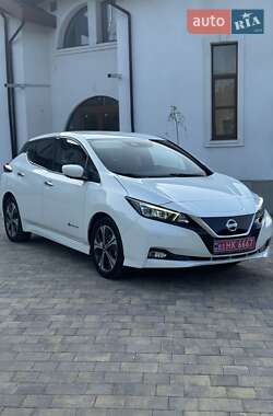 Хетчбек Nissan Leaf 2019 в 