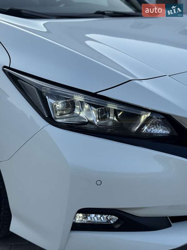 Хэтчбек Nissan Leaf 2019 в Долине
