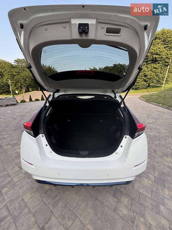 Хэтчбек Nissan Leaf 2019 в Долине