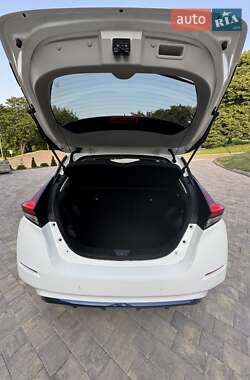 Хетчбек Nissan Leaf 2019 в 