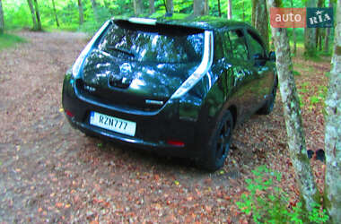 Хэтчбек Nissan Leaf 2014 в 