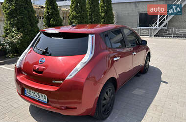 Хэтчбек Nissan Leaf 2014 в 