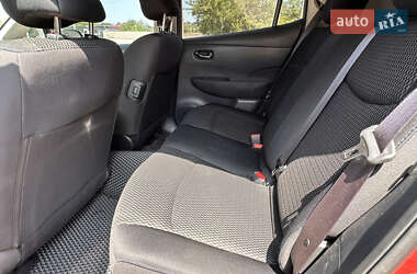 Хэтчбек Nissan Leaf 2014 в 