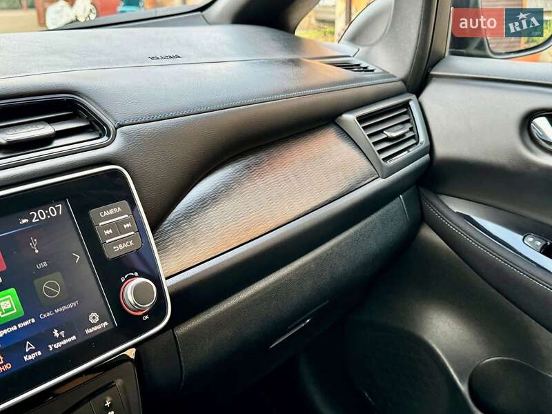 Хэтчбек Nissan Leaf 2020 в Днепре