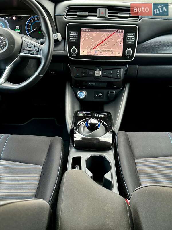 Хэтчбек Nissan Leaf 2020 в Днепре