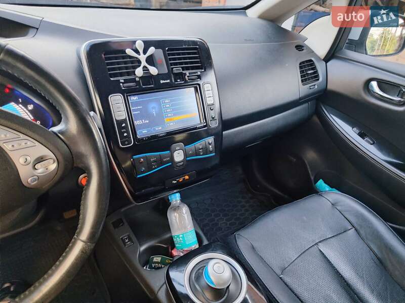 Хэтчбек Nissan Leaf 2014 в Хмельницком