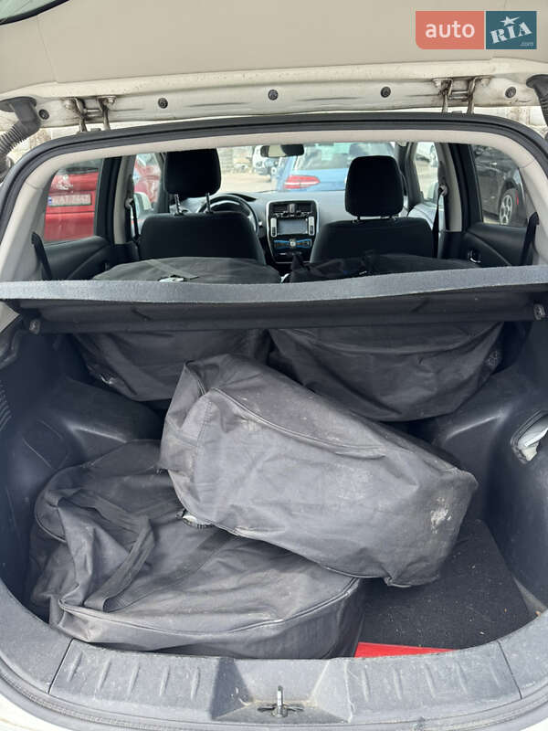 Хэтчбек Nissan Leaf 2014 в Житомире фото 12 Хэтчбек Nissan Leaf 2014 в Житомире