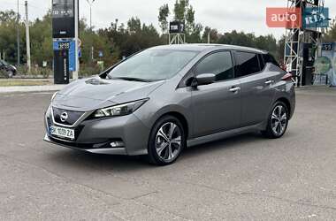 Хэтчбек Nissan Leaf 2020 в 